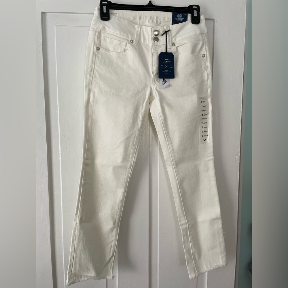 American Eagle White Artist Crop Jean, size 2. BRAND NEW WITH TAGS